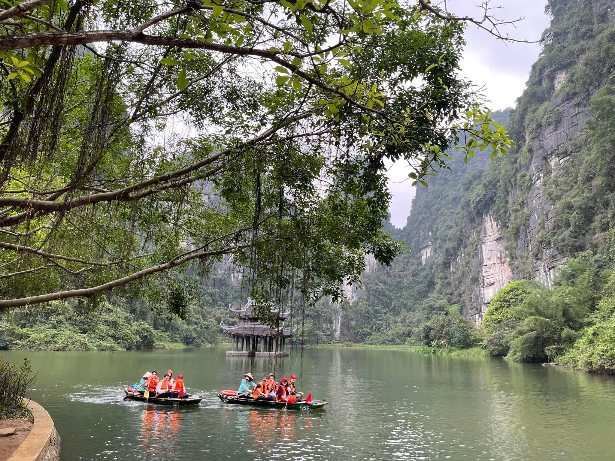 Tour Ninh Bình 3 Ngày 2 Đêm – Tràng An – Hang Múa – Cúc Phương
