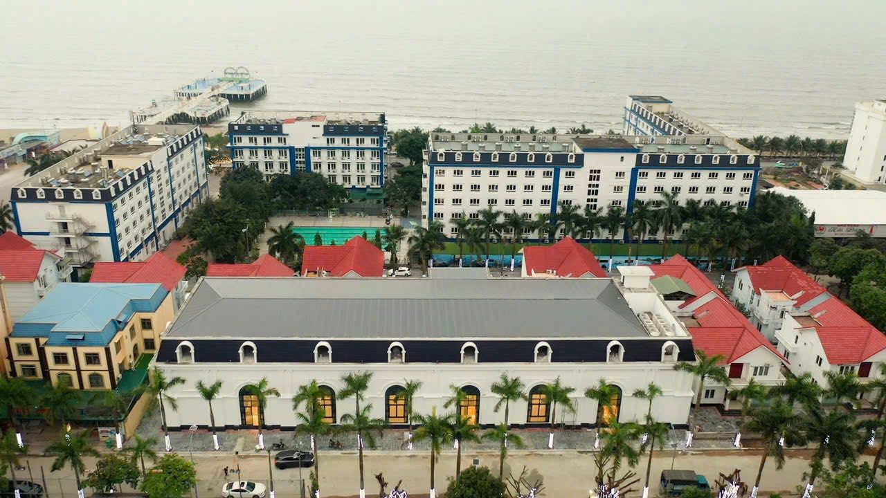 Top 5 Khách Sạn & Resort Hải Tiến 2026 — Giá, Review & Lịch Trình