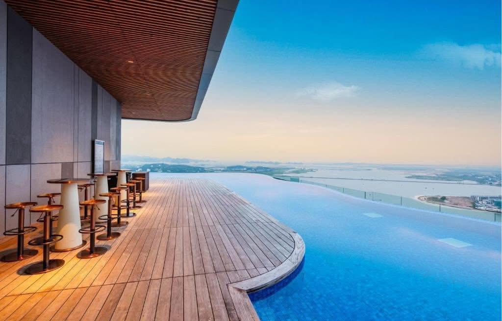 Alacarte Hạ Long Bay Hotel | Khách sạn 5 sao sang trọng view biển Bãi Cháy | Giá phòng, review & combo 2026