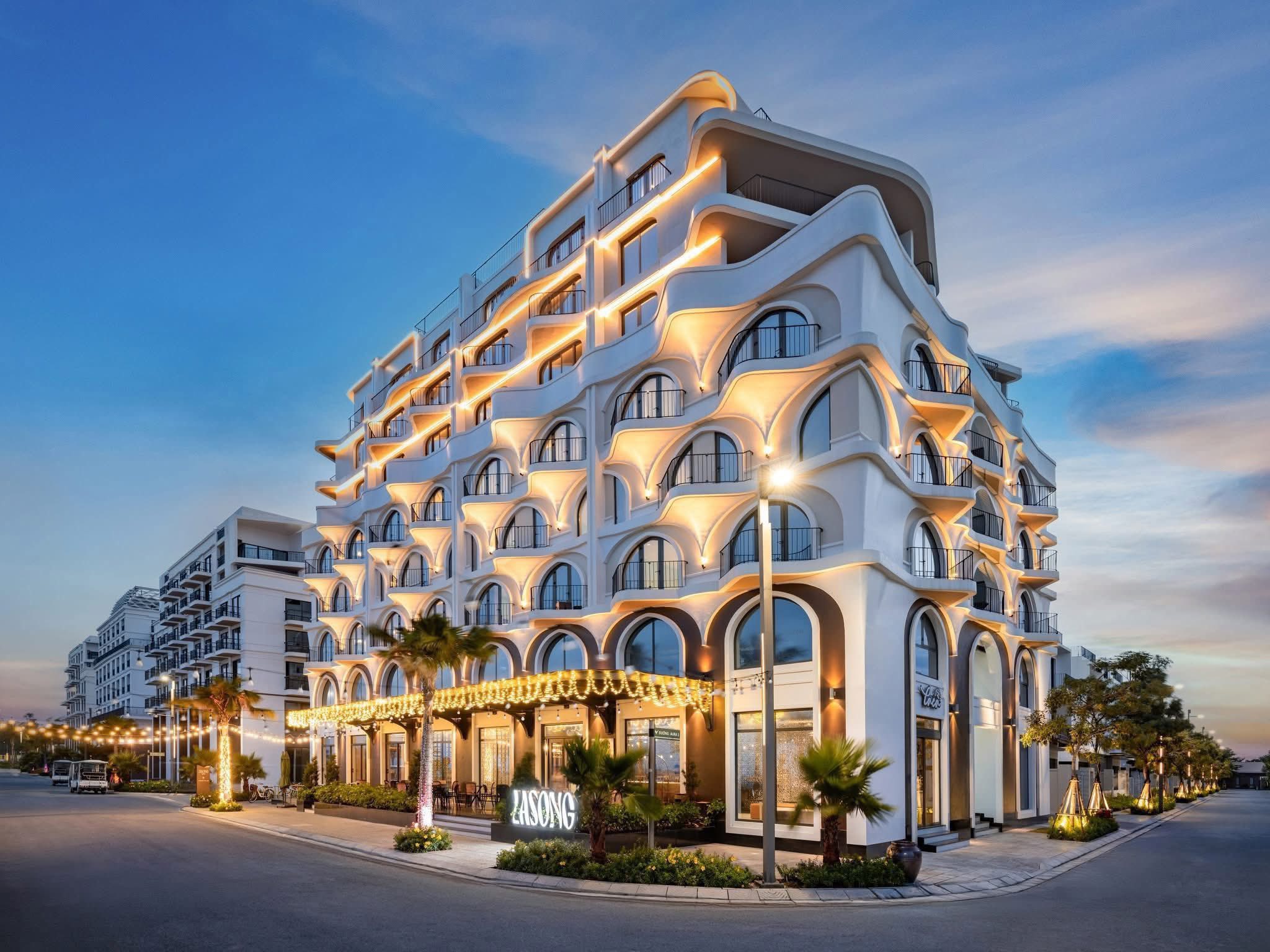 Top 10 Khách Sạn Và Resort Sầm Sơn Đẹp Nhất 2026| Bảng Giá & Review Từ A-Z